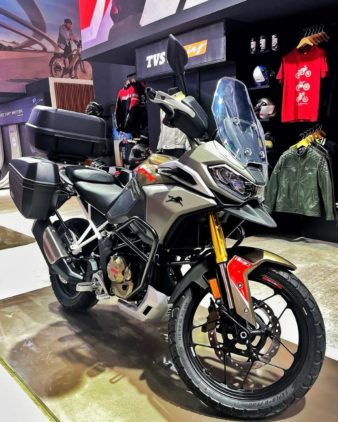 tvs apache rtx 300,tvs apache rtx 300 adventure tourer,tvs apache rtx